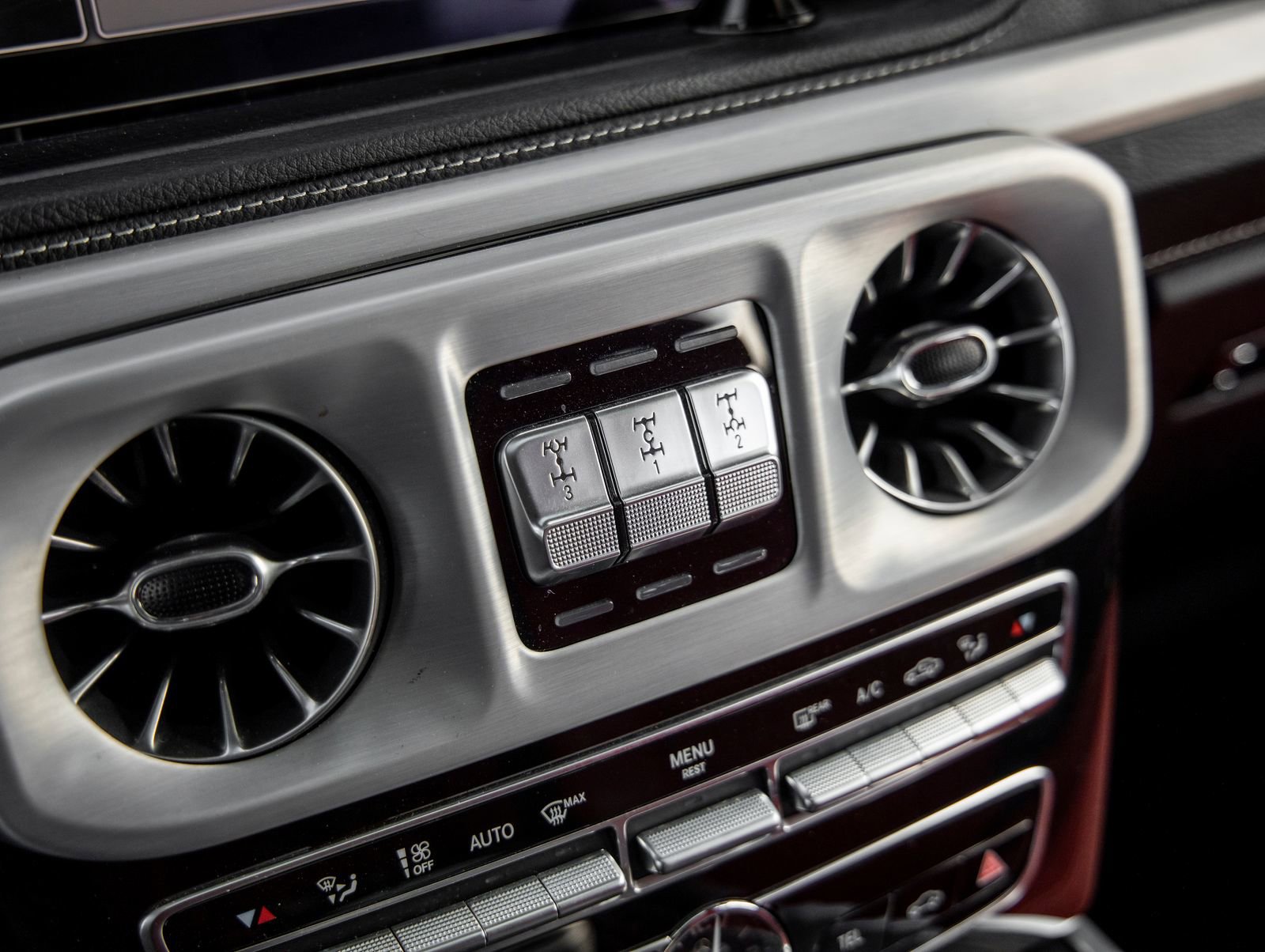 Used 2021 Mercedes-Benz G 550 image 32