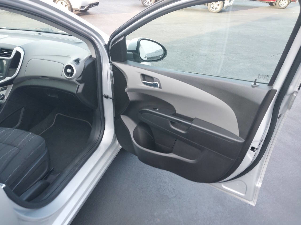 Used 2018 Chevrolet Sonic LT image 12