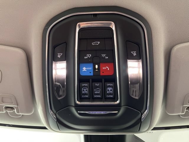 Used 2023 Jeep Grand Cherokee L Limited AWD/4WD image 36