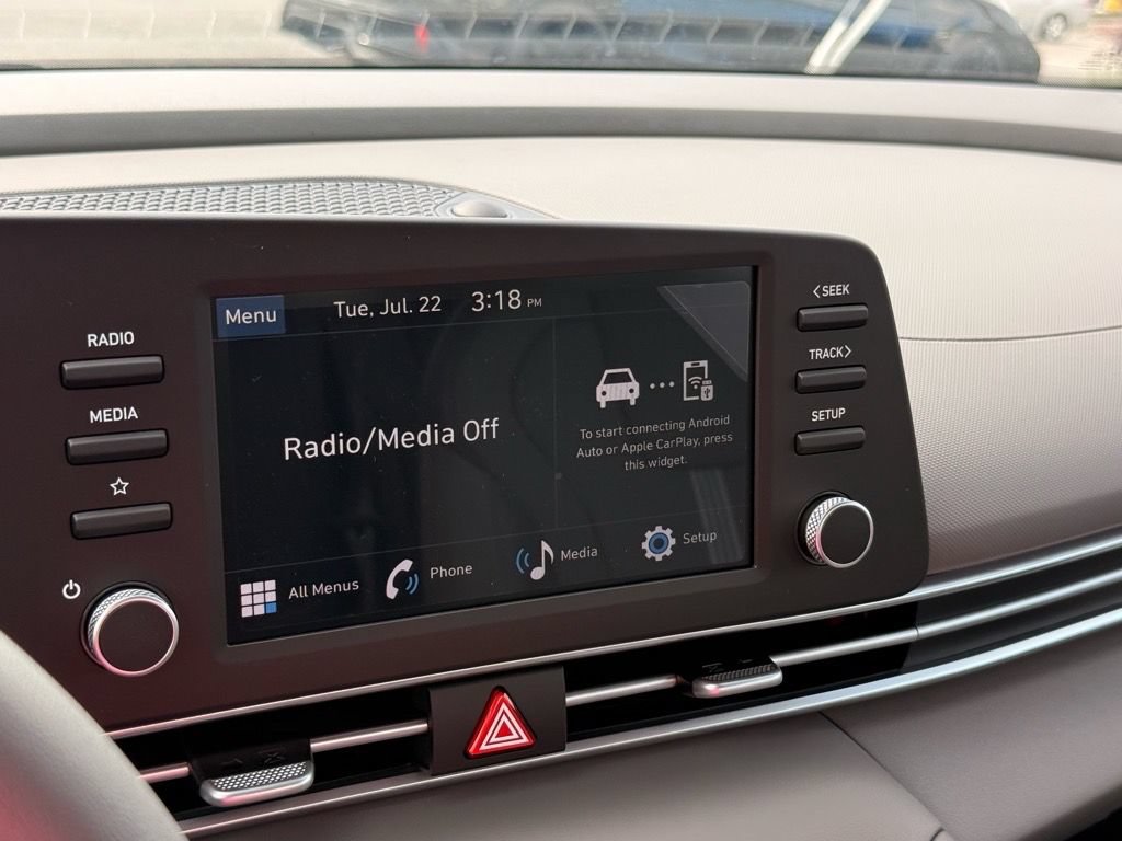 Used 2025 Hyundai Elantra SE FWD image 17