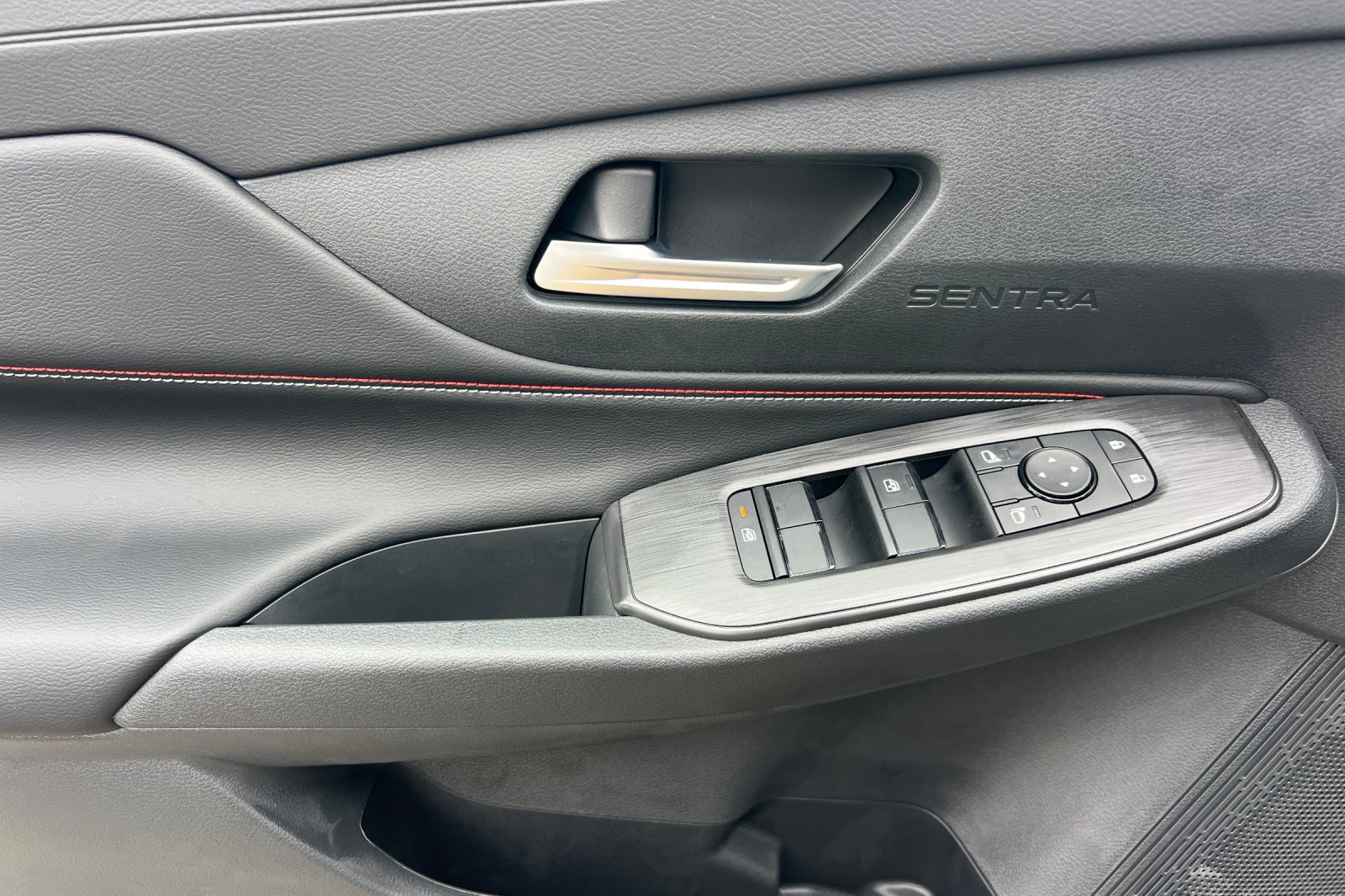New 2027 Nissan Sentra SR w/ Floor Mat Package FWD image 8