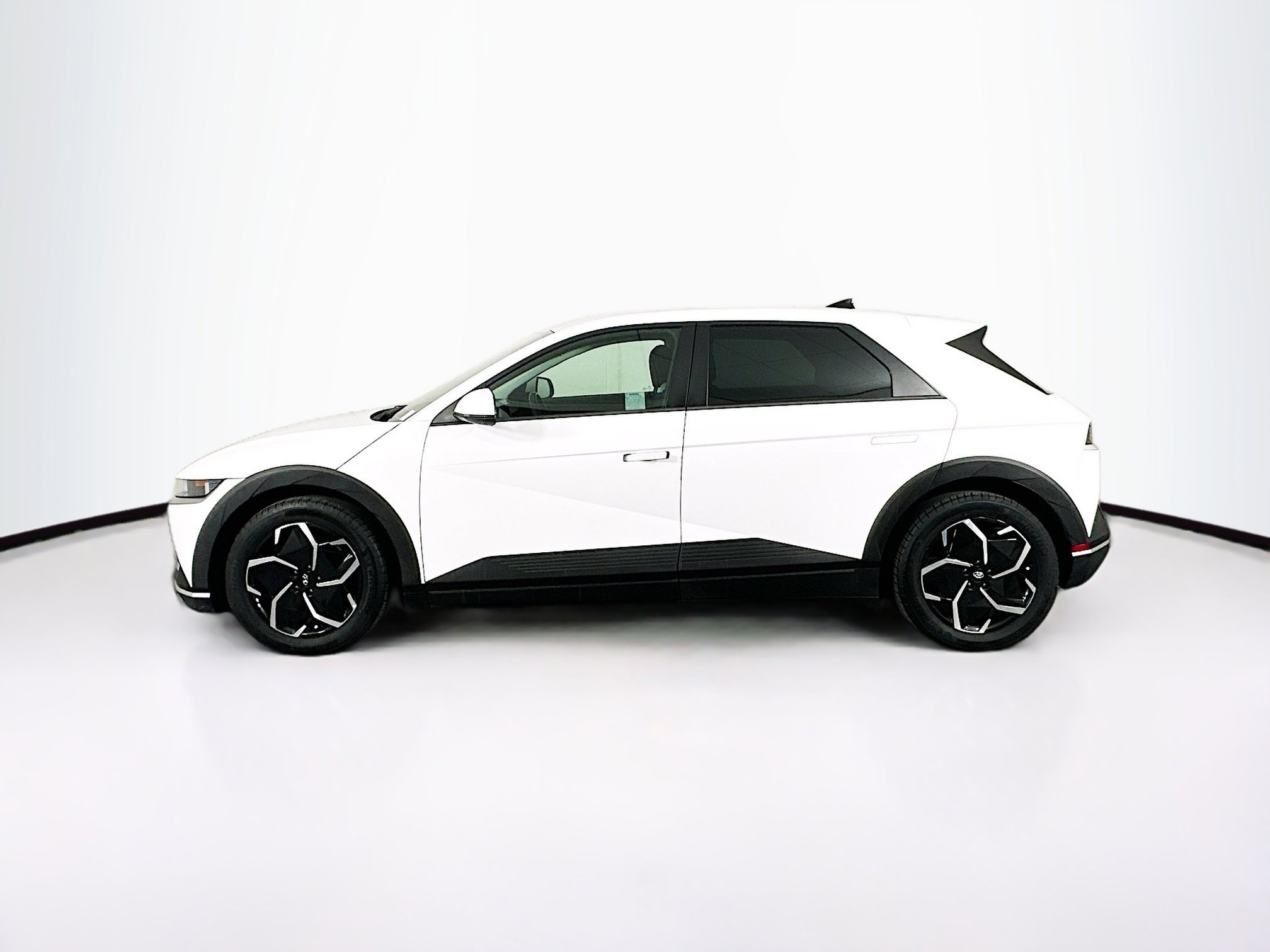 Used 2024 Hyundai Ioniq 5 SEL image 4