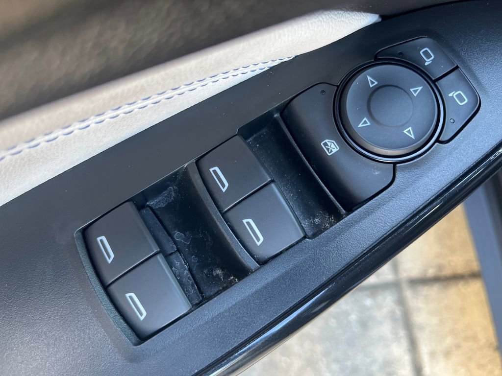 Used 2025 Chevrolet Trax LT w/ LT Convenience Package image 12