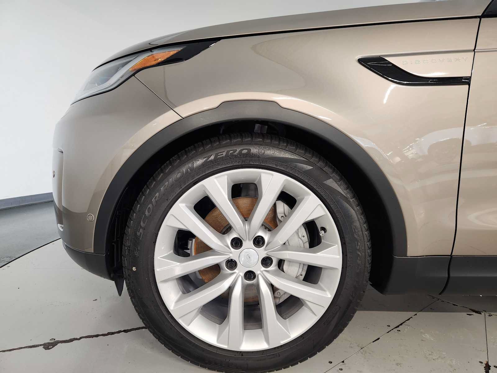 Used 2026 Land Rover Discovery S AWD/4WD image 11