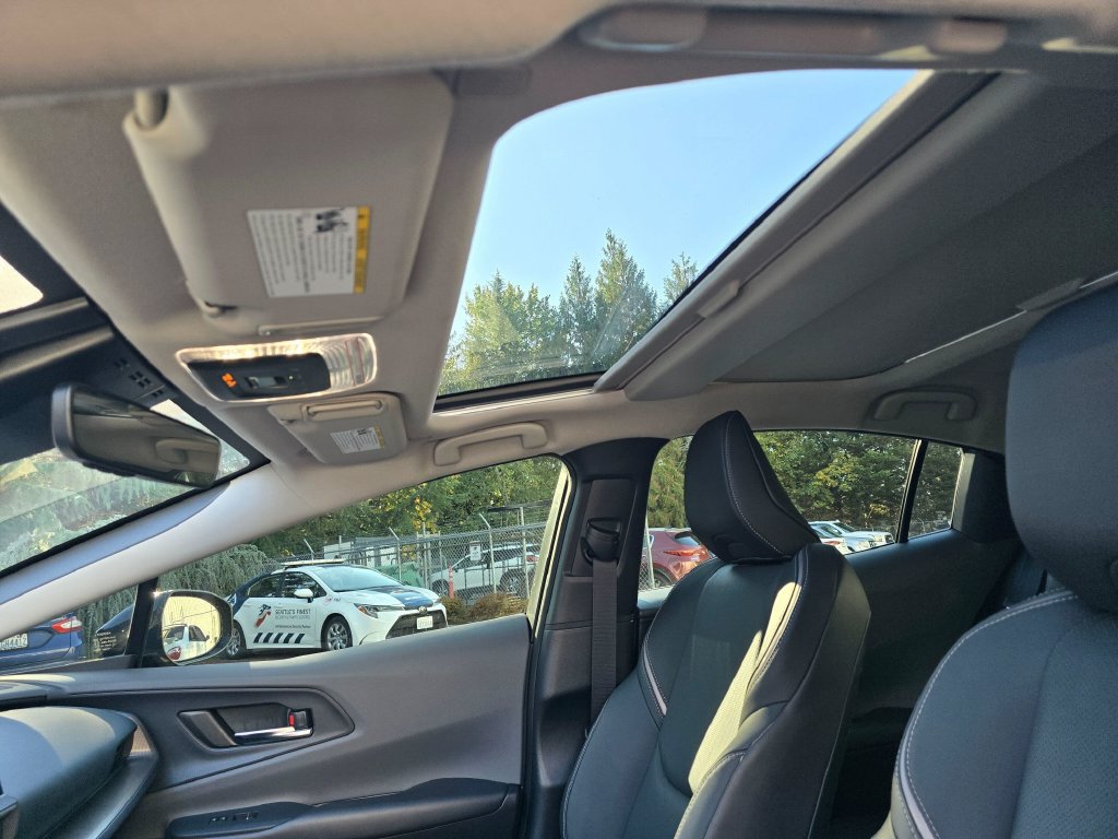 Used 2024 Toyota Prius XLE AWD/4WD image 13