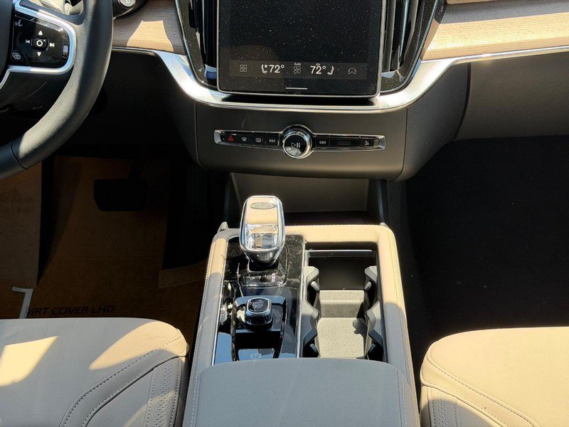 New 2026 Volvo XC90 T8 Plus w/ Protection Package AWD/4WD image 8