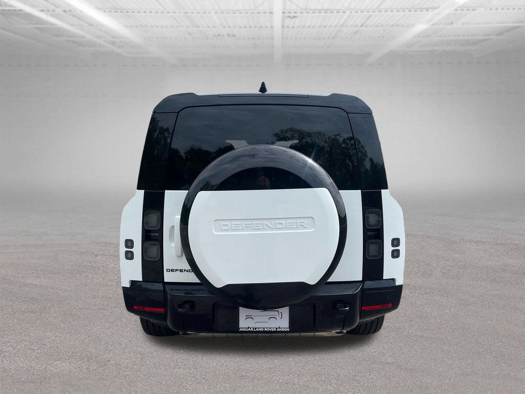 New 2026 Land Rover Defender 130 X-Dynamic SE AWD/4WD image 4