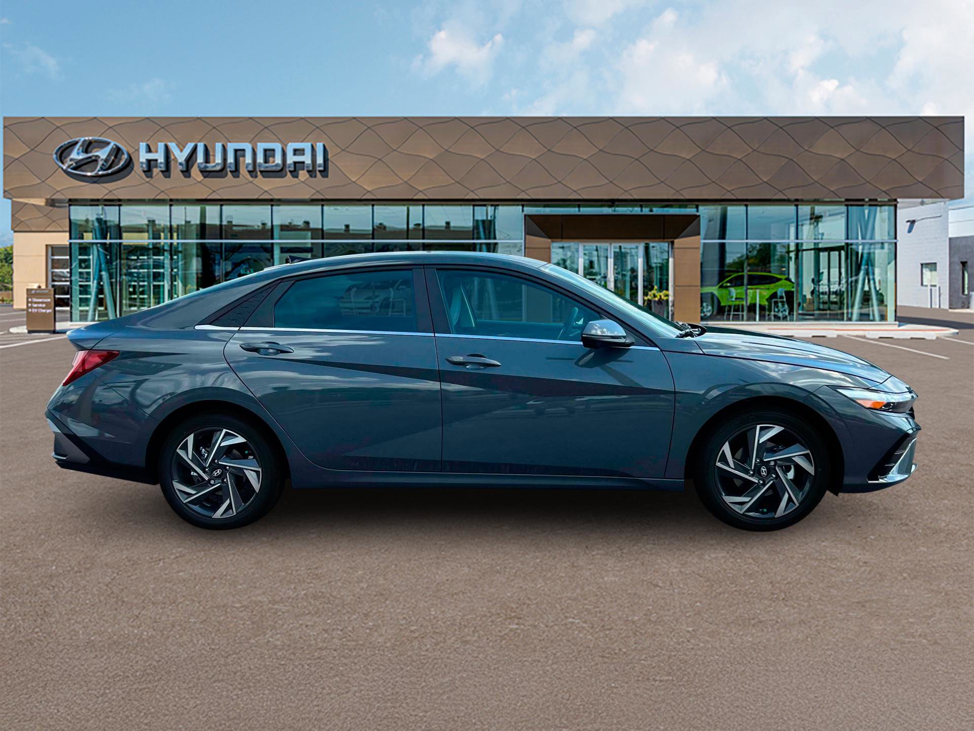 Used 2025 Hyundai Elantra Limited w/ Cargo Package FWD image 9