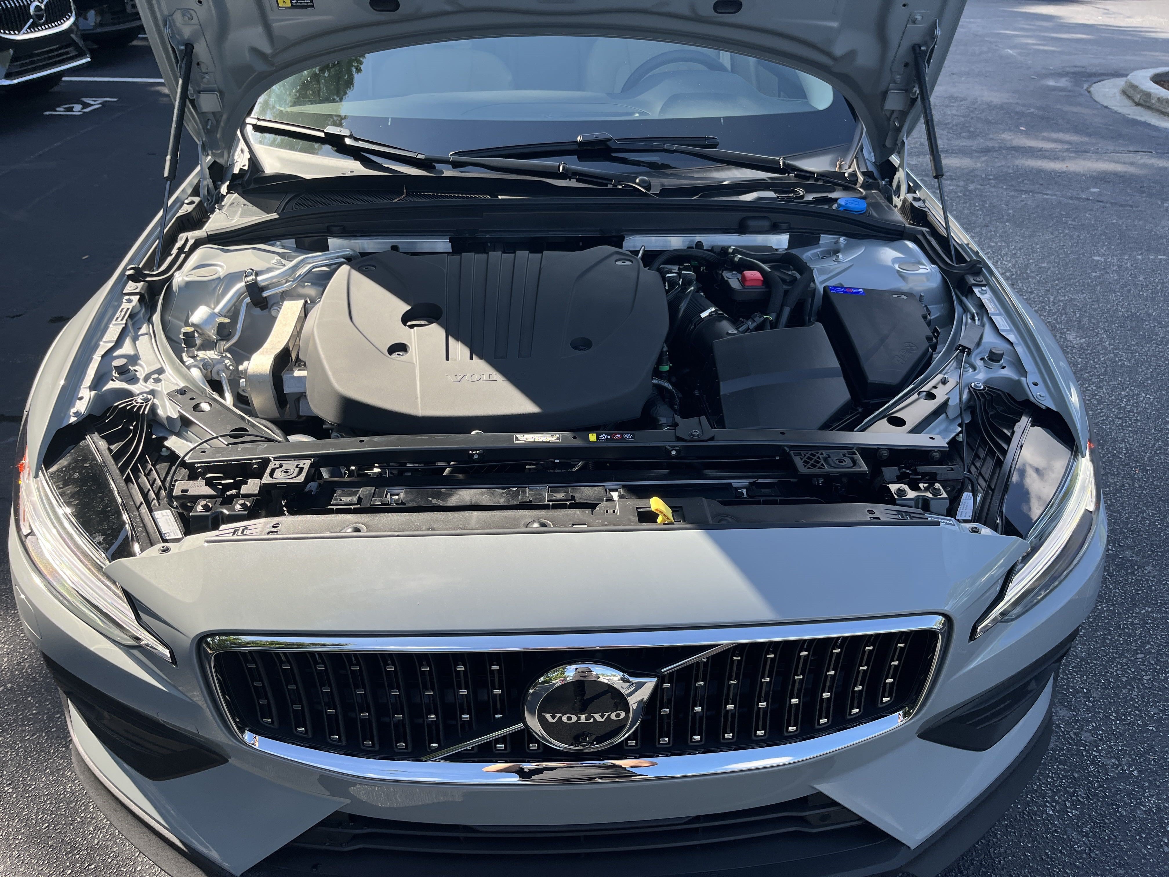 Certified 2026 Volvo V60 B5 Cross Country Plus w/ Protection Package Premier AWD/4WD image 36