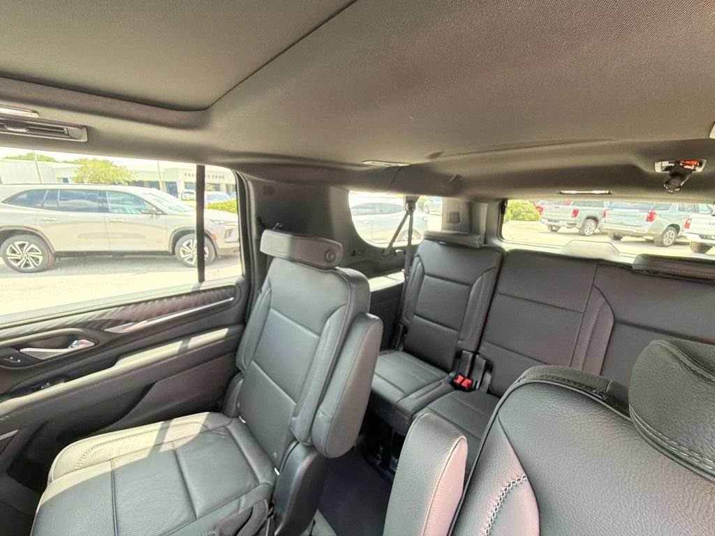 Certified 2021 GMC Yukon XL Denali w/ Denali Premium Package AWD/4WD image 14