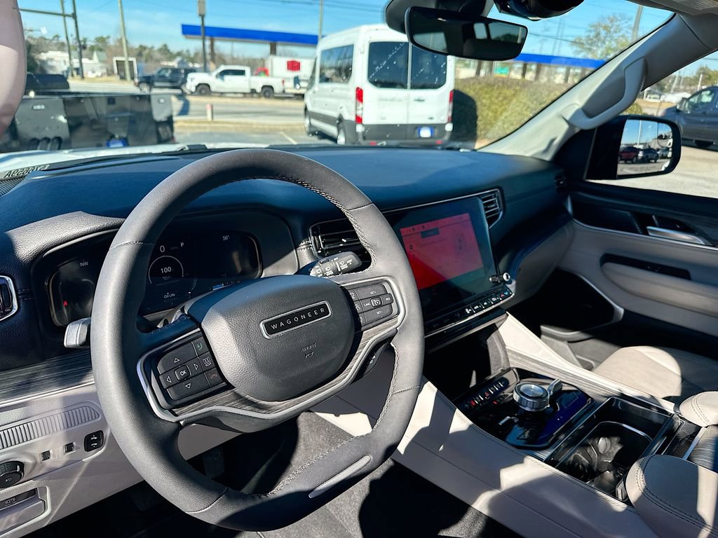 Used 2023 Jeep Wagoneer Series III w/ Preferred Equipment Group image 10