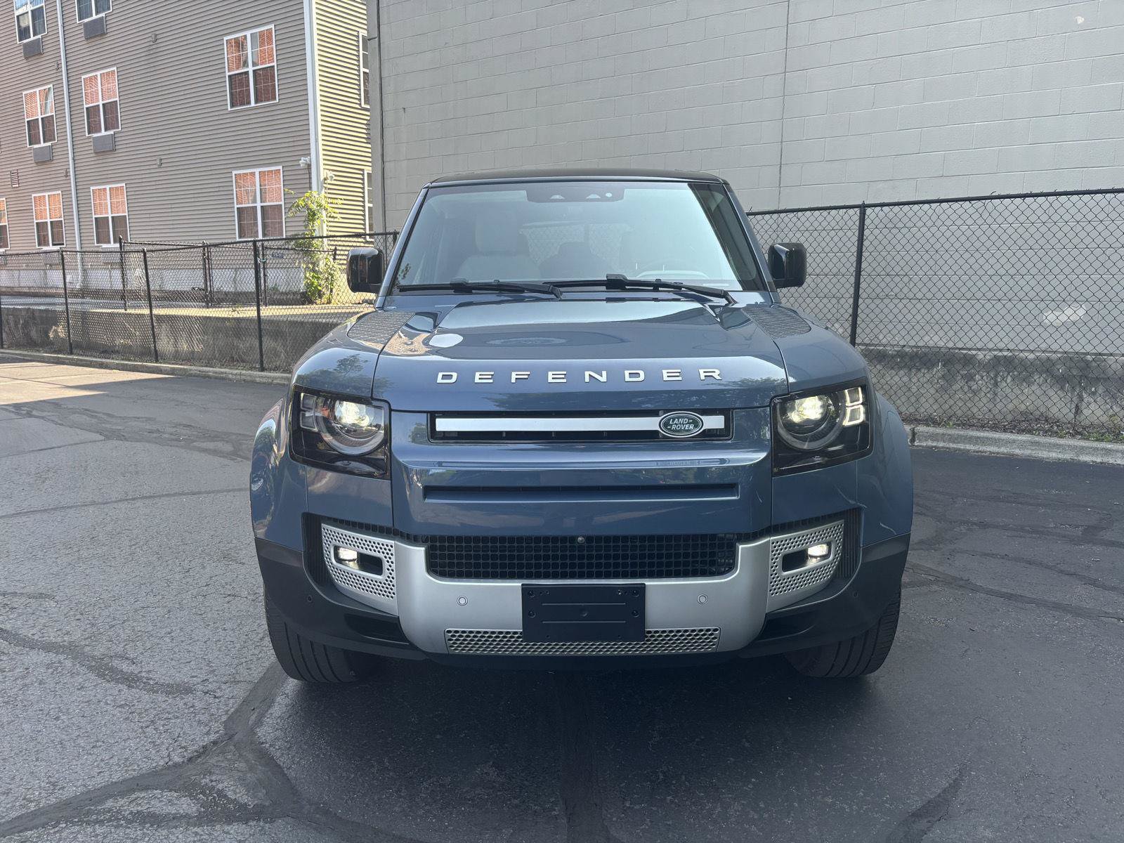 Used 2023 Land Rover Defender 110 SE AWD/4WD image 6