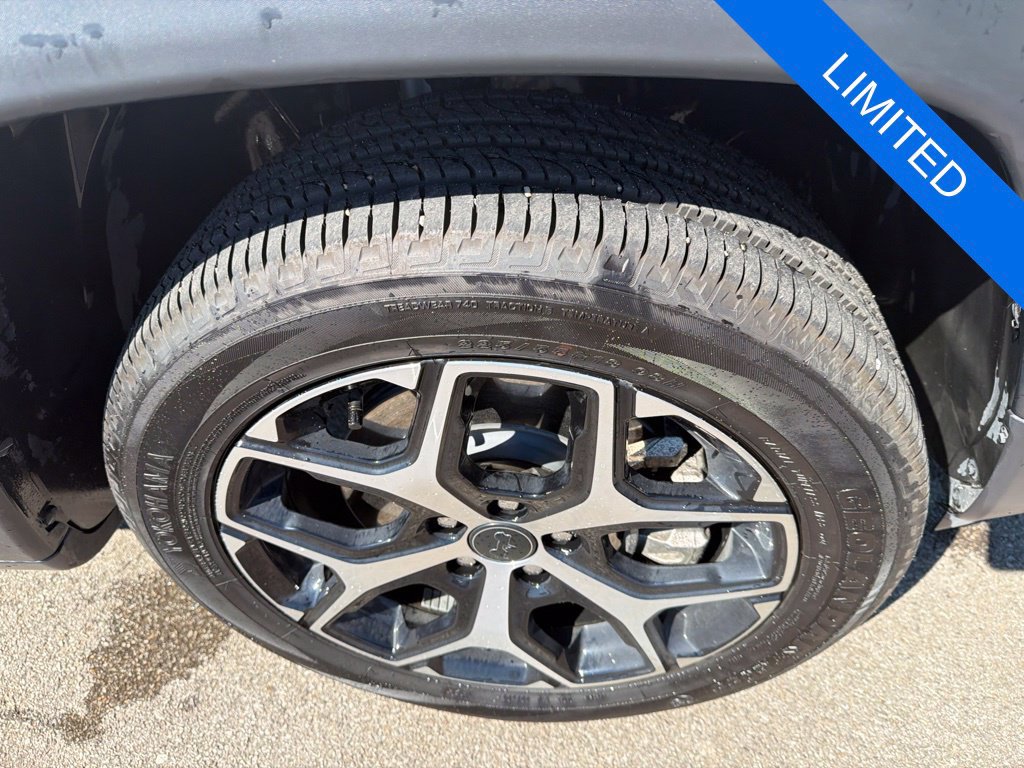 Used 2025 Jeep Compass Limited w/ Sun & Sound Group AWD/4WD image 33