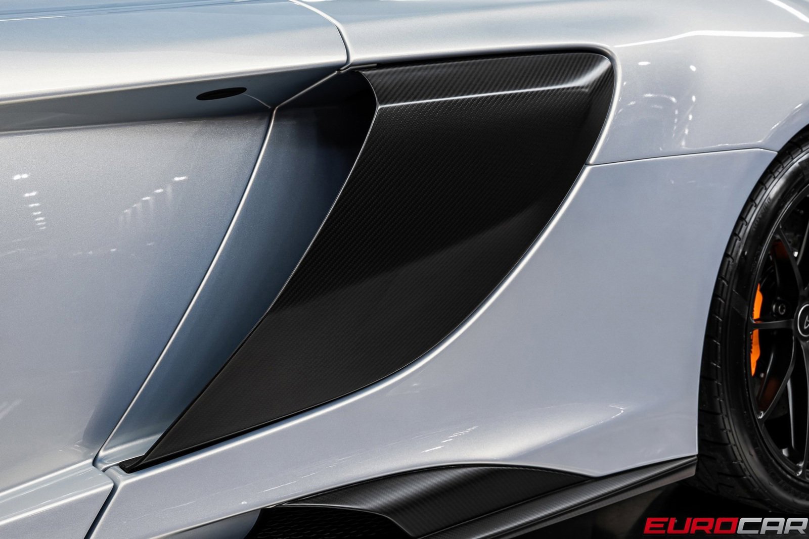 Used 2016 McLaren 675LT Spider image 20