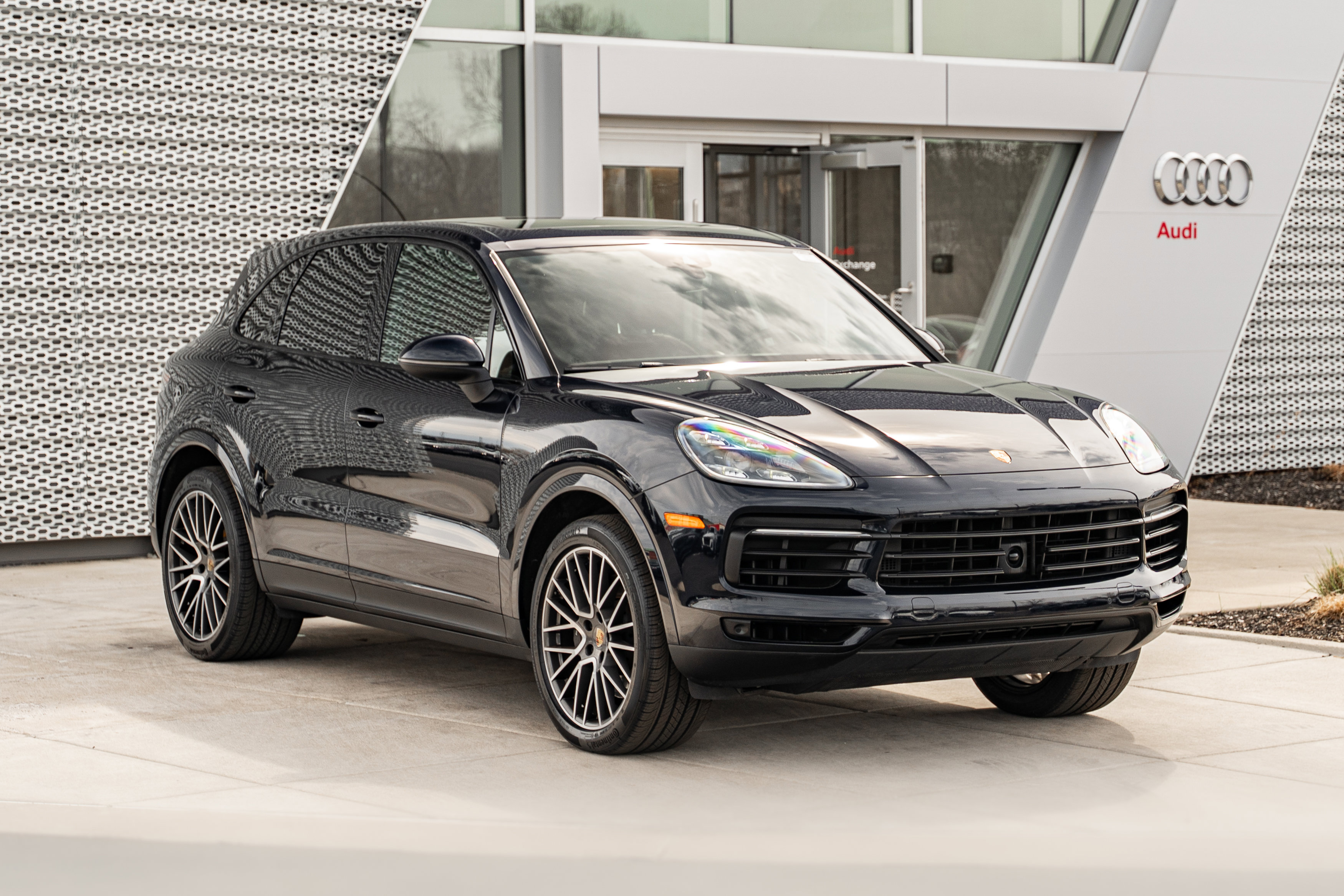 Used 2021 Porsche Cayenne image 2