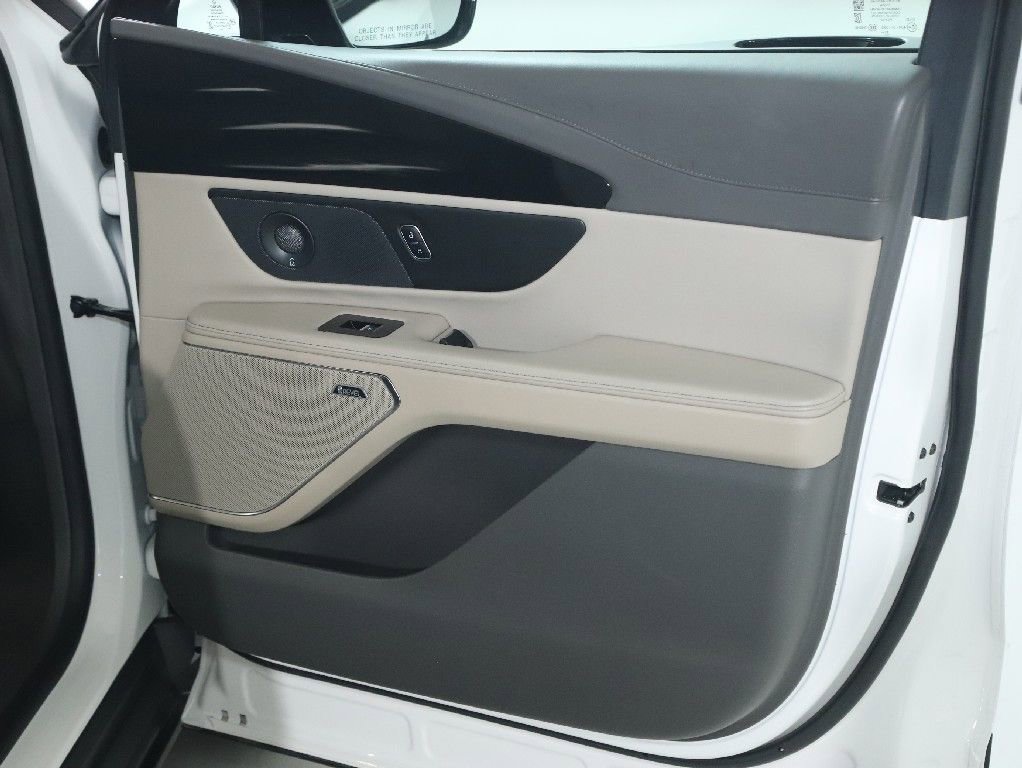 Used 2024 Lincoln Nautilus Premier w/ Equipment Group 102A image 34