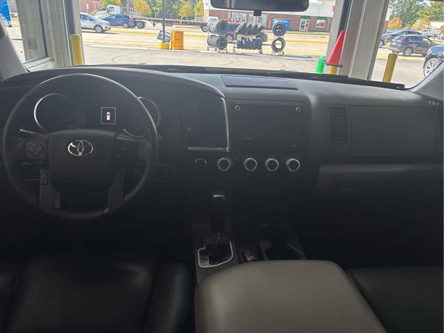 Used 2022 Toyota Sequoia SR5 image 7