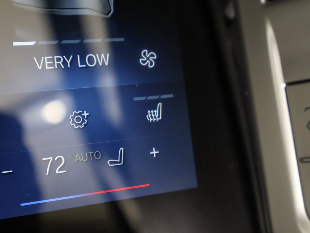 Used 2023 BMW 760i xDrive w/ Parking Assistance Package image 45