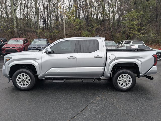 Used 2025 Toyota Tacoma SR5 image 4