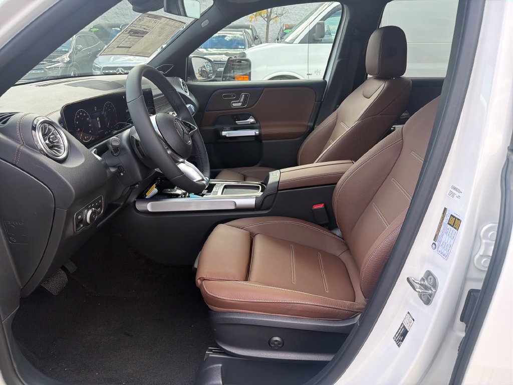 New 2026 Mercedes-Benz GLB 250 4MATIC image 9