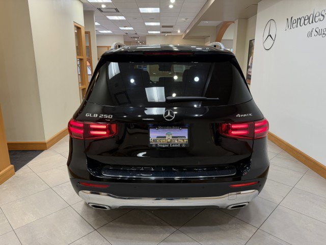 Certified 2025 Mercedes-Benz GLB 250 4MATIC w/ Winter Package video 4