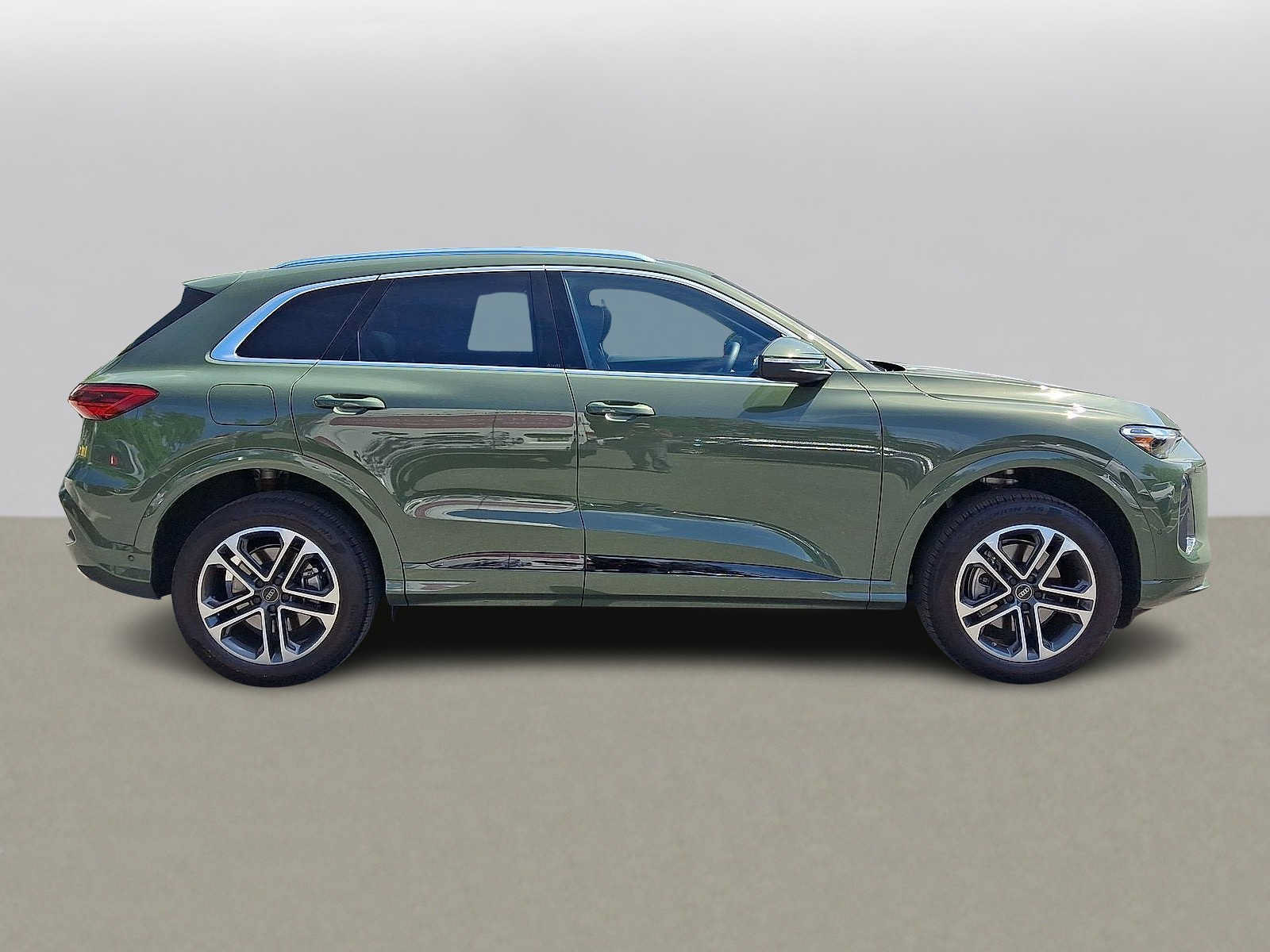 Certified 2025 Audi Q5 Premium AWD/4WD image 32