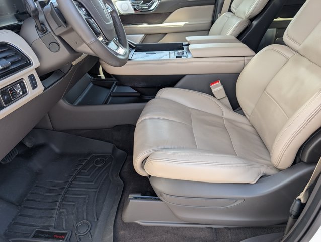 Used 2023 Lincoln Navigator Reserve RWD image 15