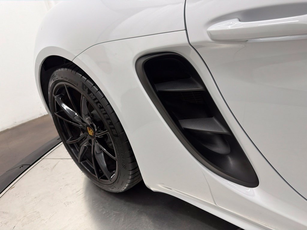 Used 2025 Porsche 718 Cayman RWD image 31