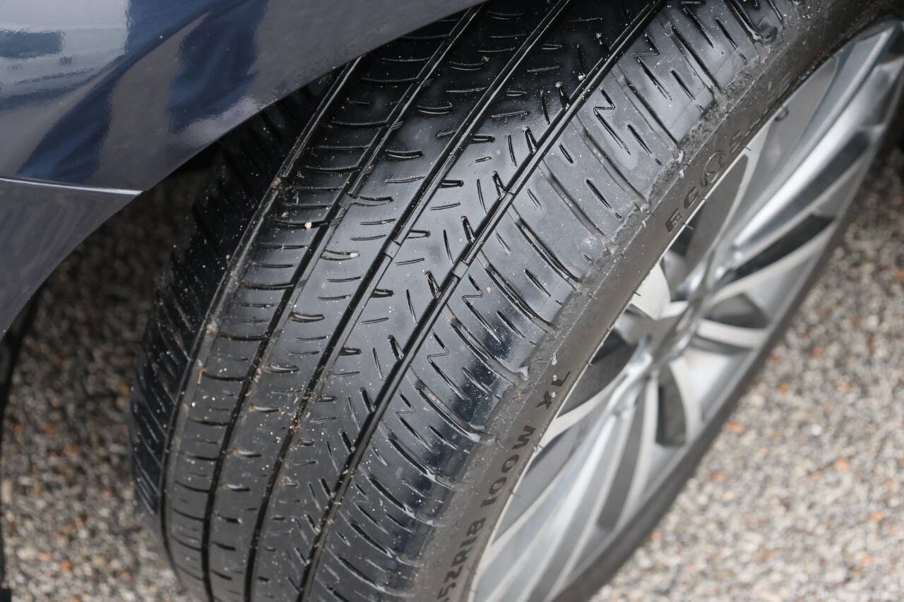 Used 2018 Kia Cadenza Premium w/ Luxury Package image 24