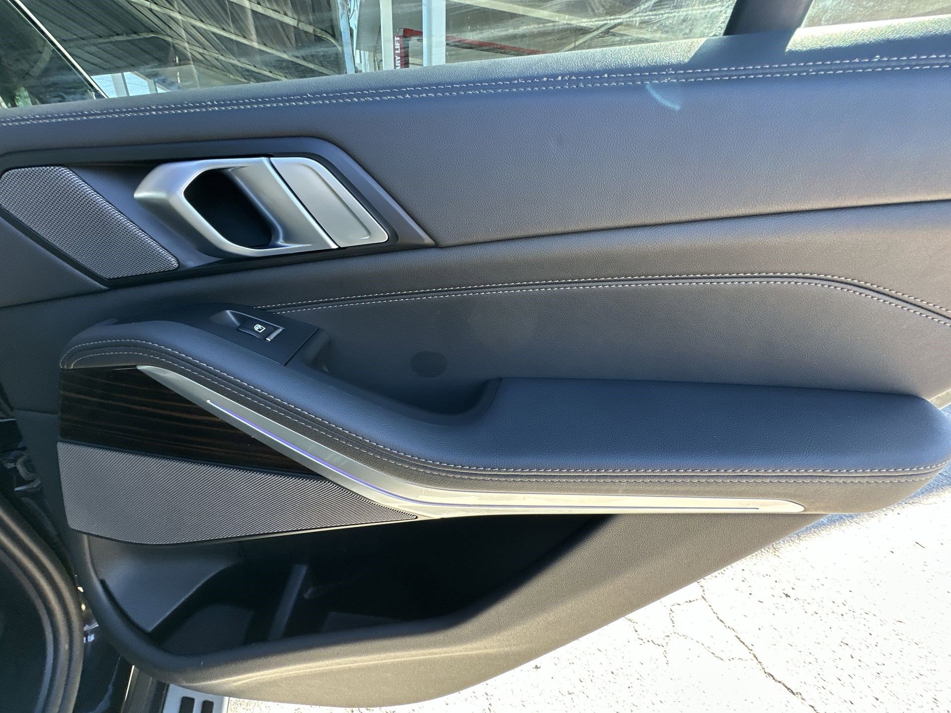 Used 2024 BMW X5 xDrive50e image 30