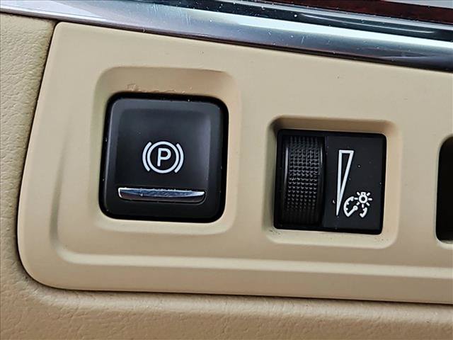Used 2017 Cadillac XT5 Luxury w/ Driver Awareness Package FWD image 22
