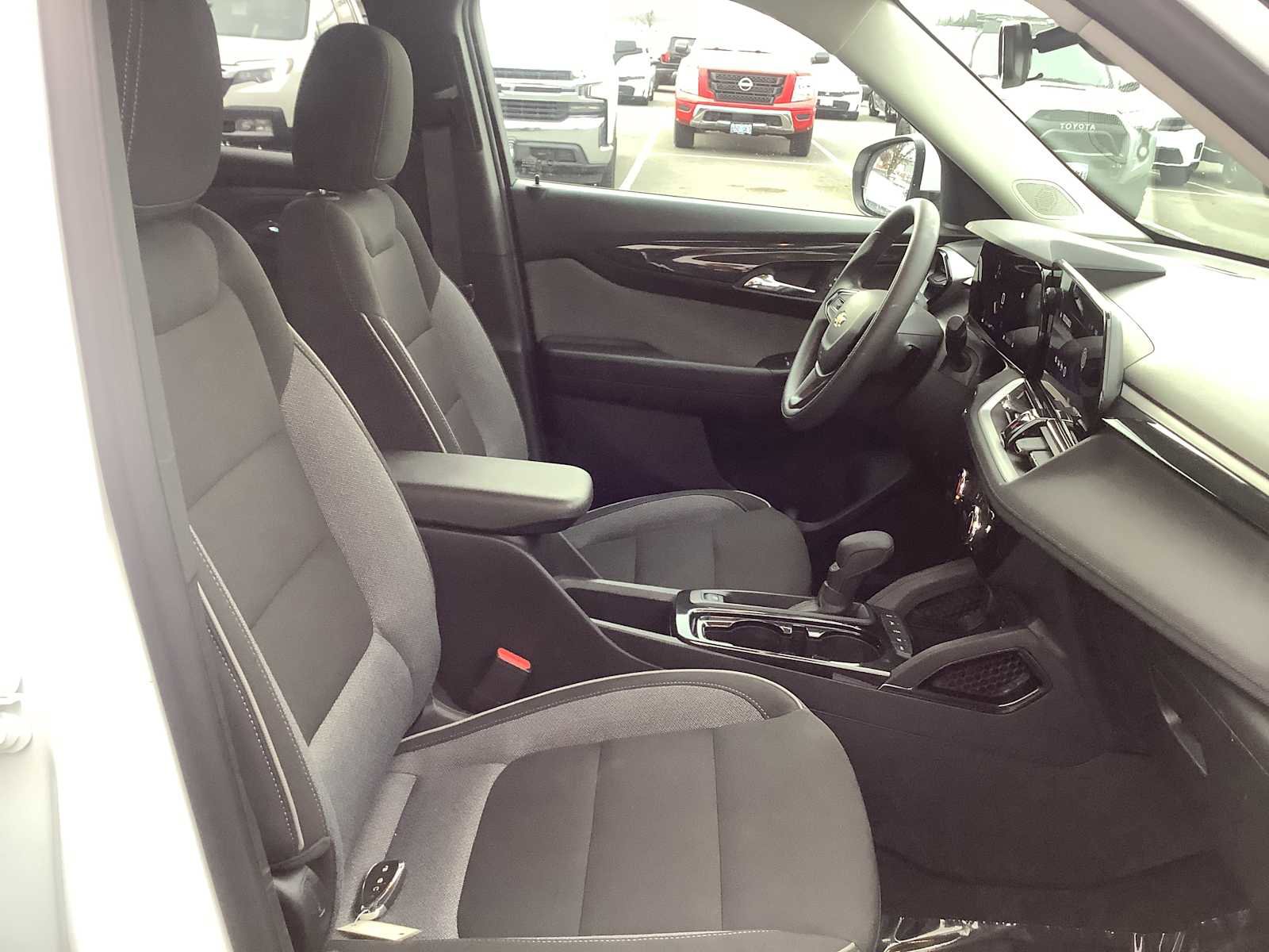 Used 2025 Chevrolet TrailBlazer LT image 15