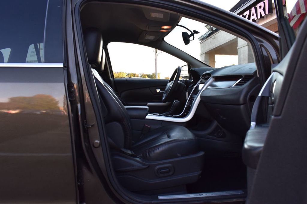 Used 2011 Ford Edge Limited AWD/4WD image 16