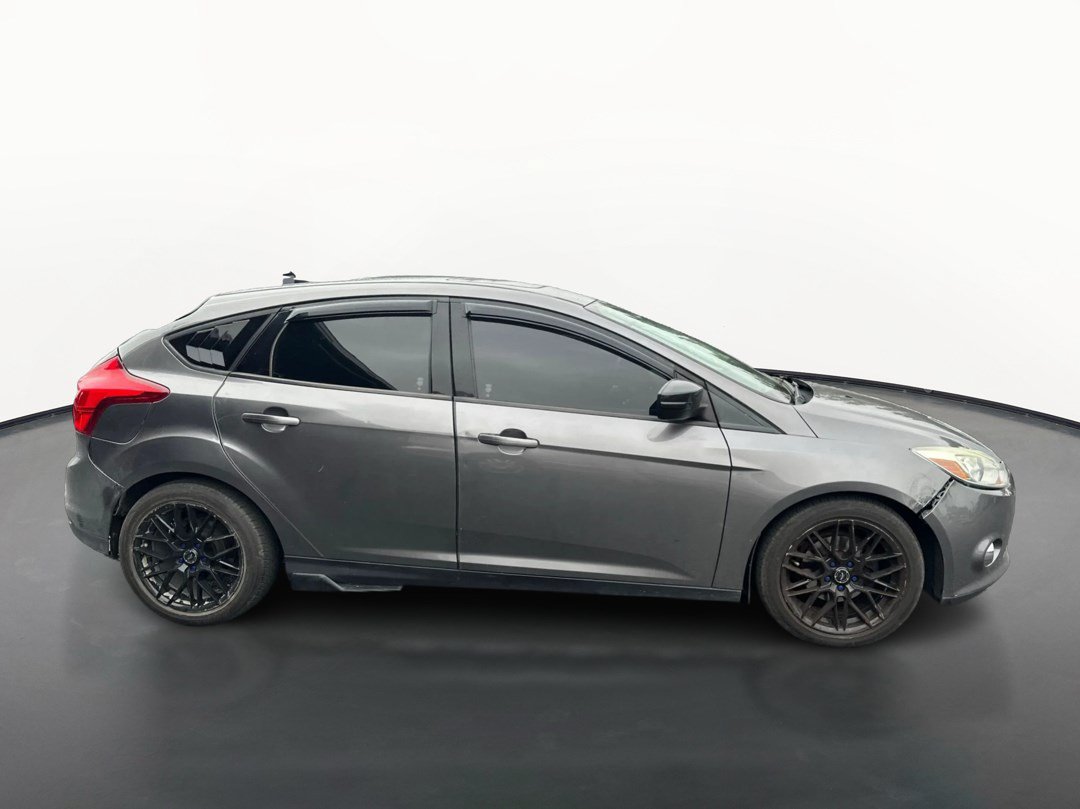 Used 2014 Ford Focus SE w/ Equipment Group 201A FWD image 2