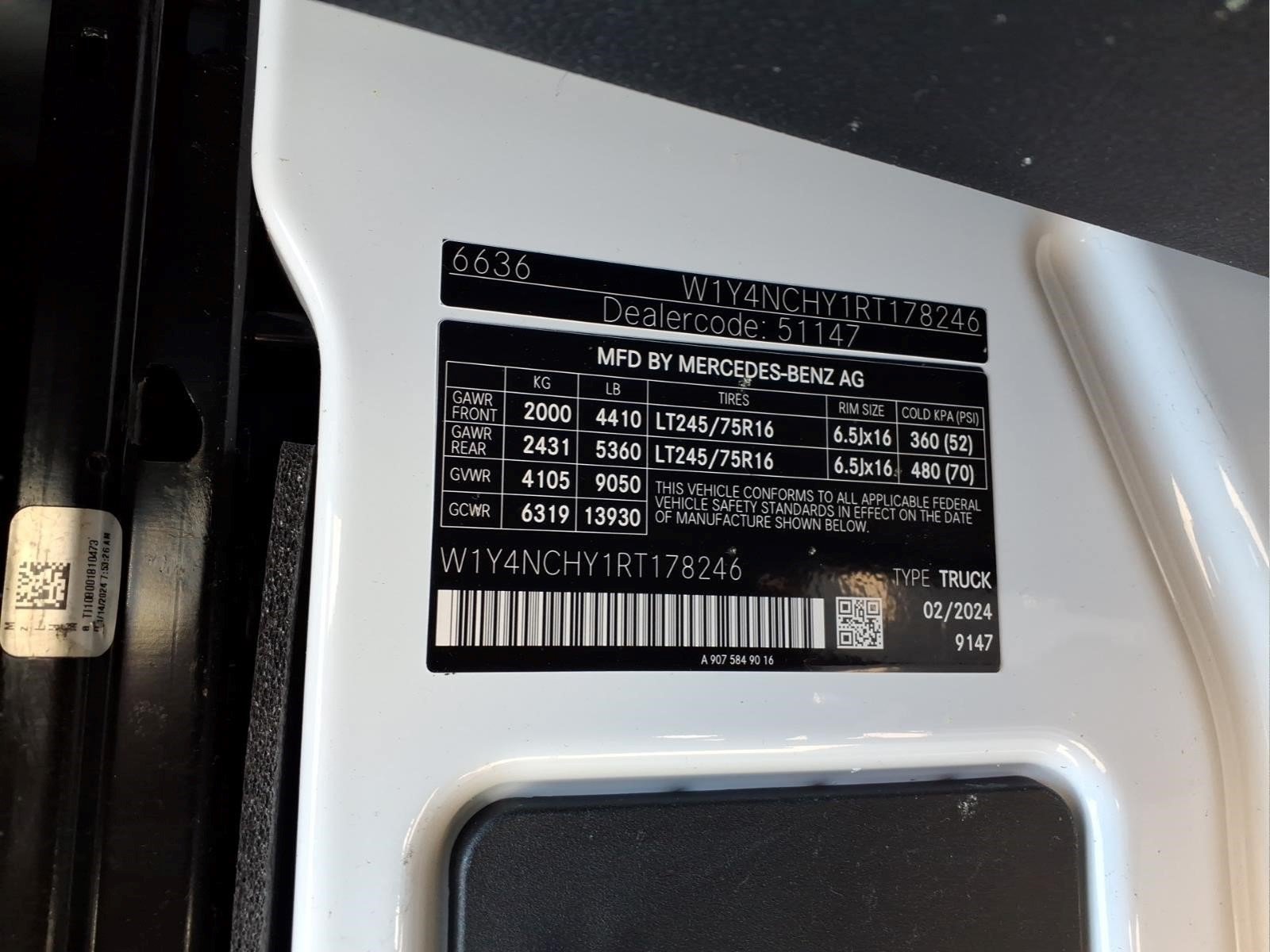 Used 2024 Mercedes-Benz Sprinter 2500 image 34