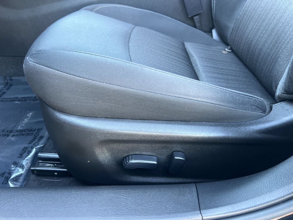 Used 2025 Nissan Altima 2.5 SV FWD image 19