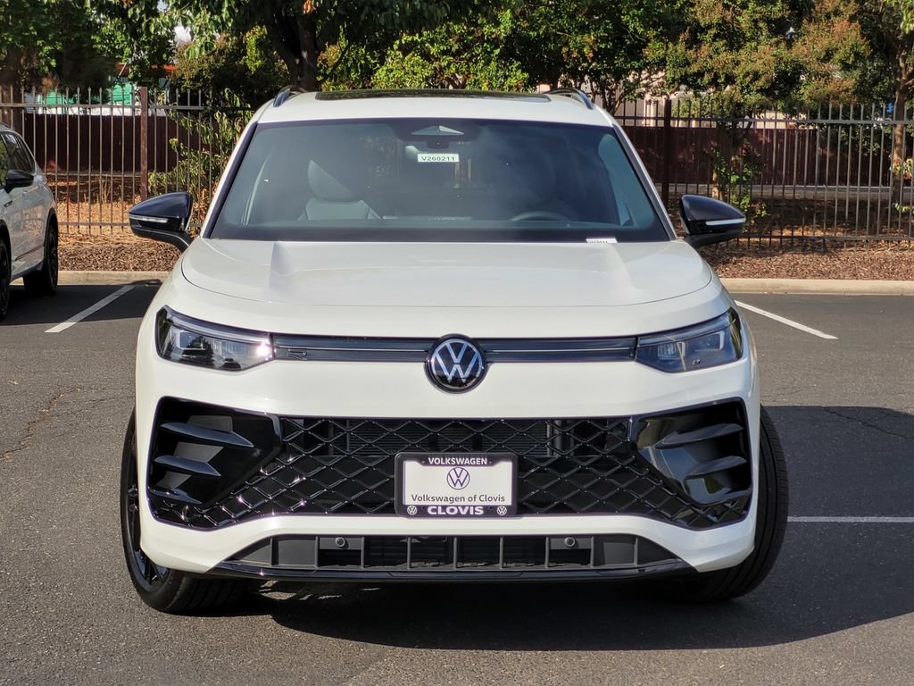 New 2026 Volkswagen Tiguan SE R-Line FWD image 2