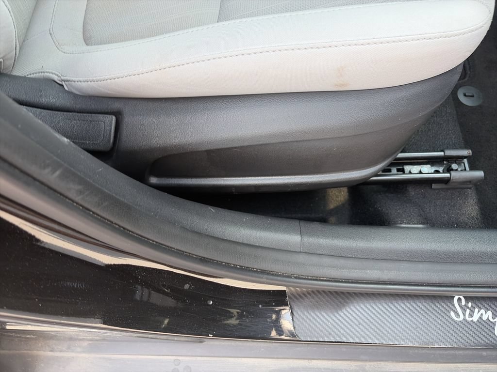 Used 2023 Hyundai Kona SEL FWD image 34