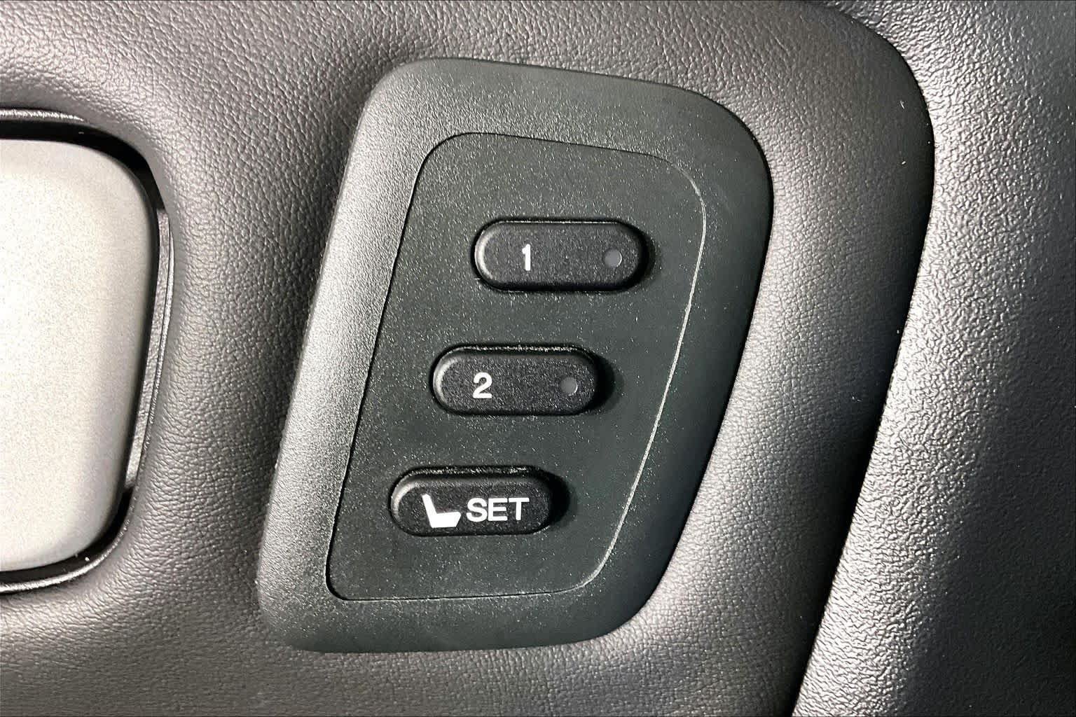 Used 2015 Honda Pilot Touring image 32