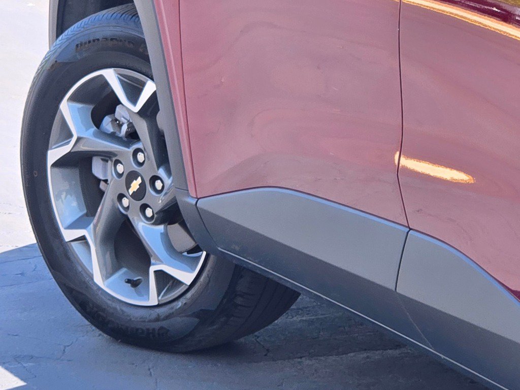 Certified 2025 Chevrolet Trax LT w/ LT Convenience Package FWD image 15