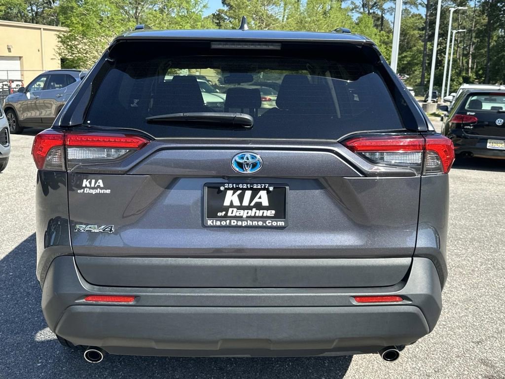 Used 2023 Toyota RAV4 LE AWD/4WD image 3