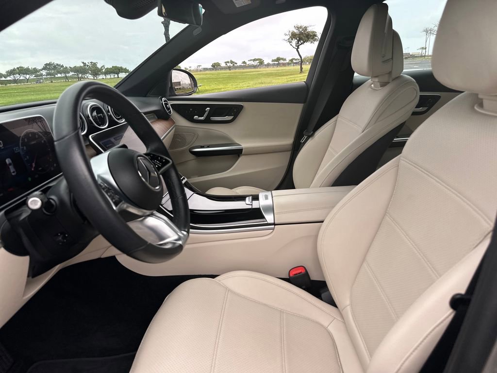 Used 2023 Mercedes-Benz C 300 Sedan image 12