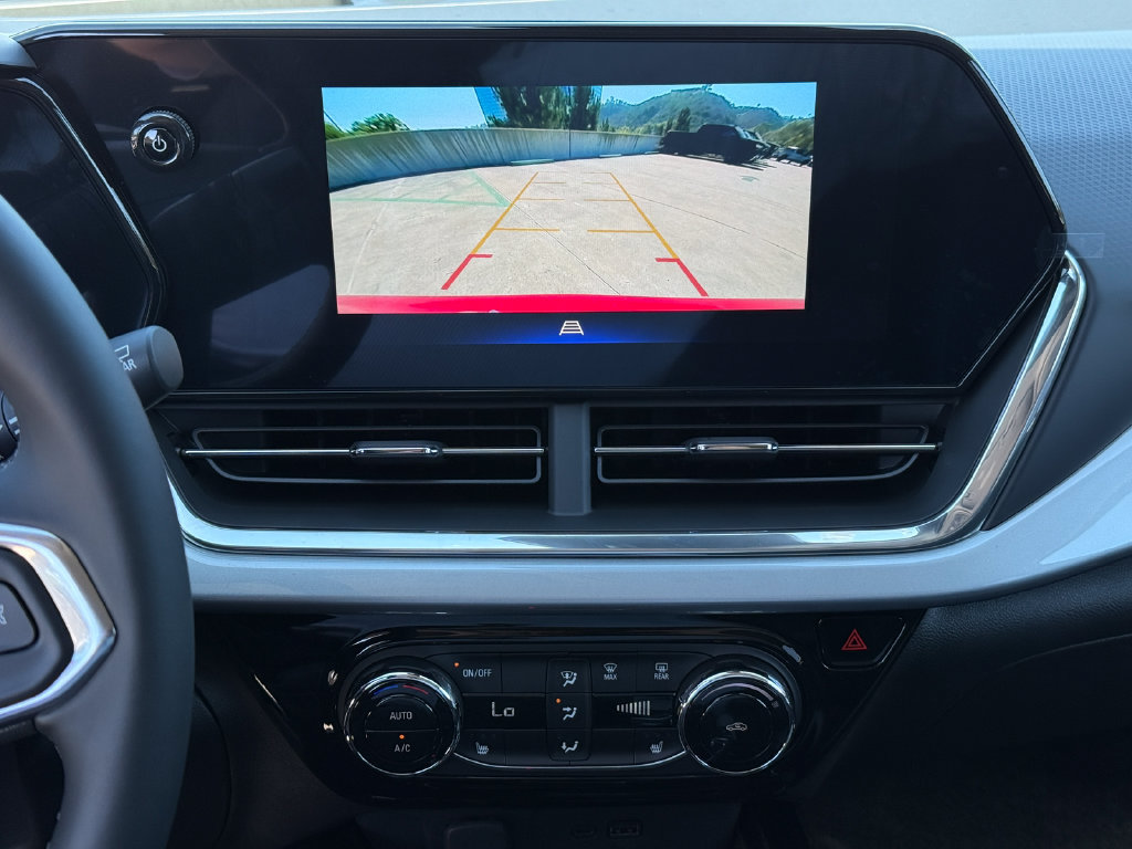 New 2026 Chevrolet Trax LT w/ Sunroof Package FWD image 19