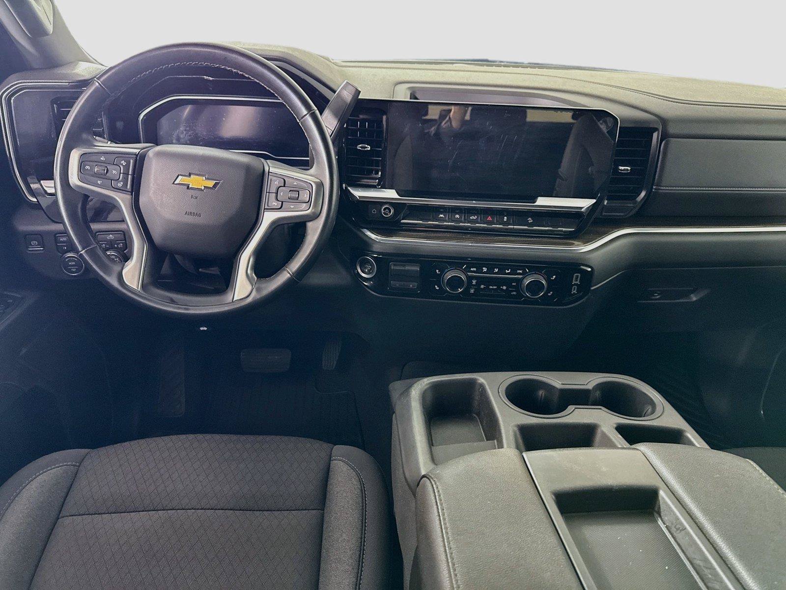 Used 2023 Chevrolet Silverado 1500 LT w/ Z71 Off-Road Package AWD/4WD image 2