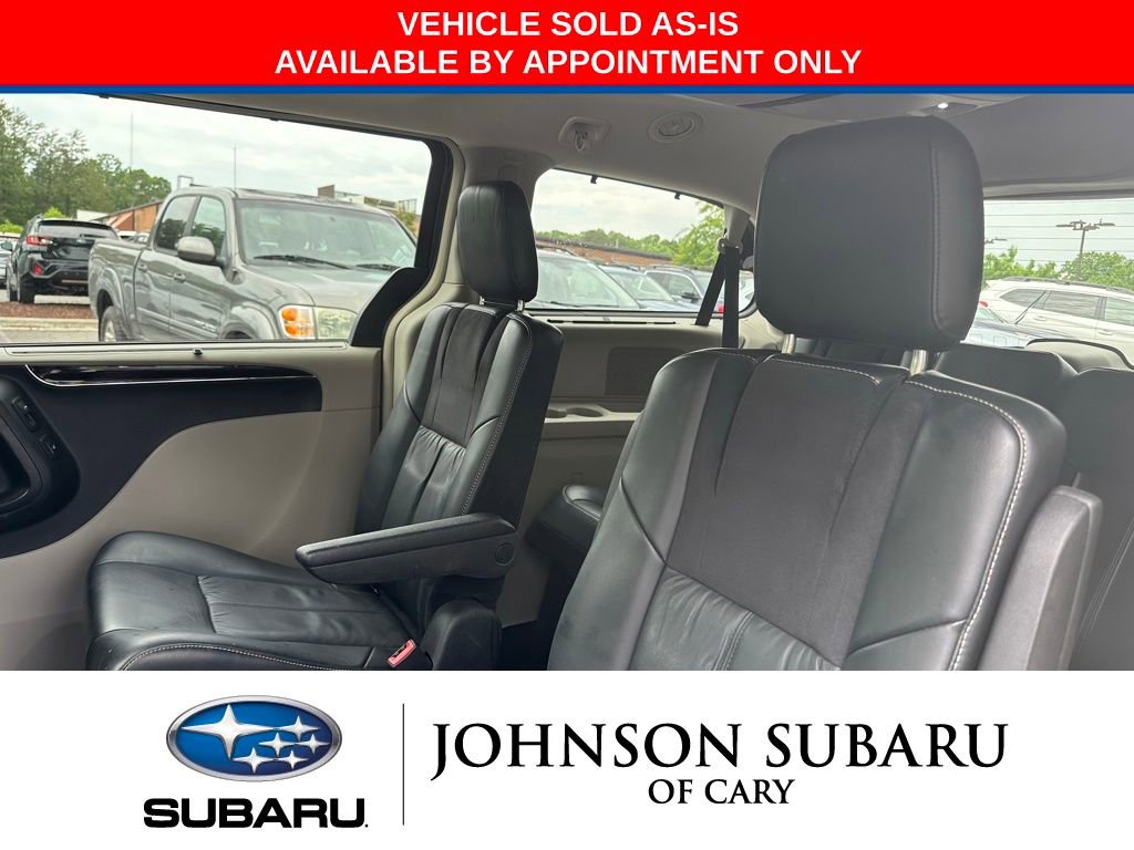 Used 2015 Chrysler Town & Country Limited Platinum FWD image 18