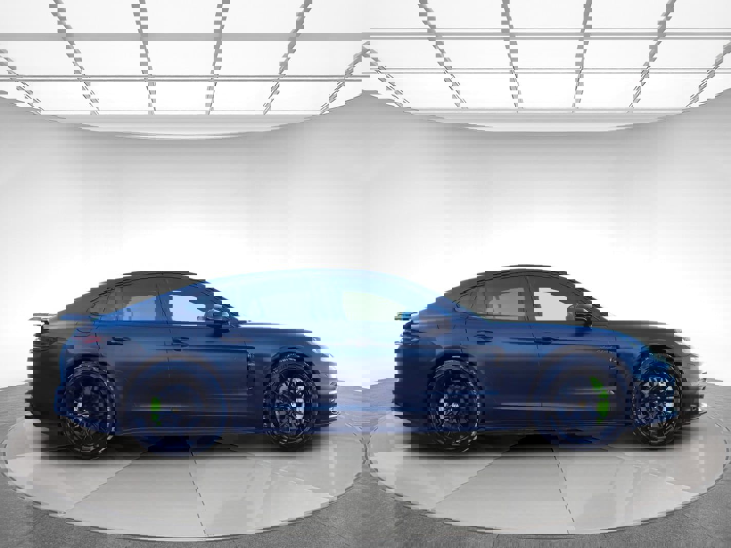 Used 2018 Porsche Panamera 4 w/ Premium Package Plus image 4