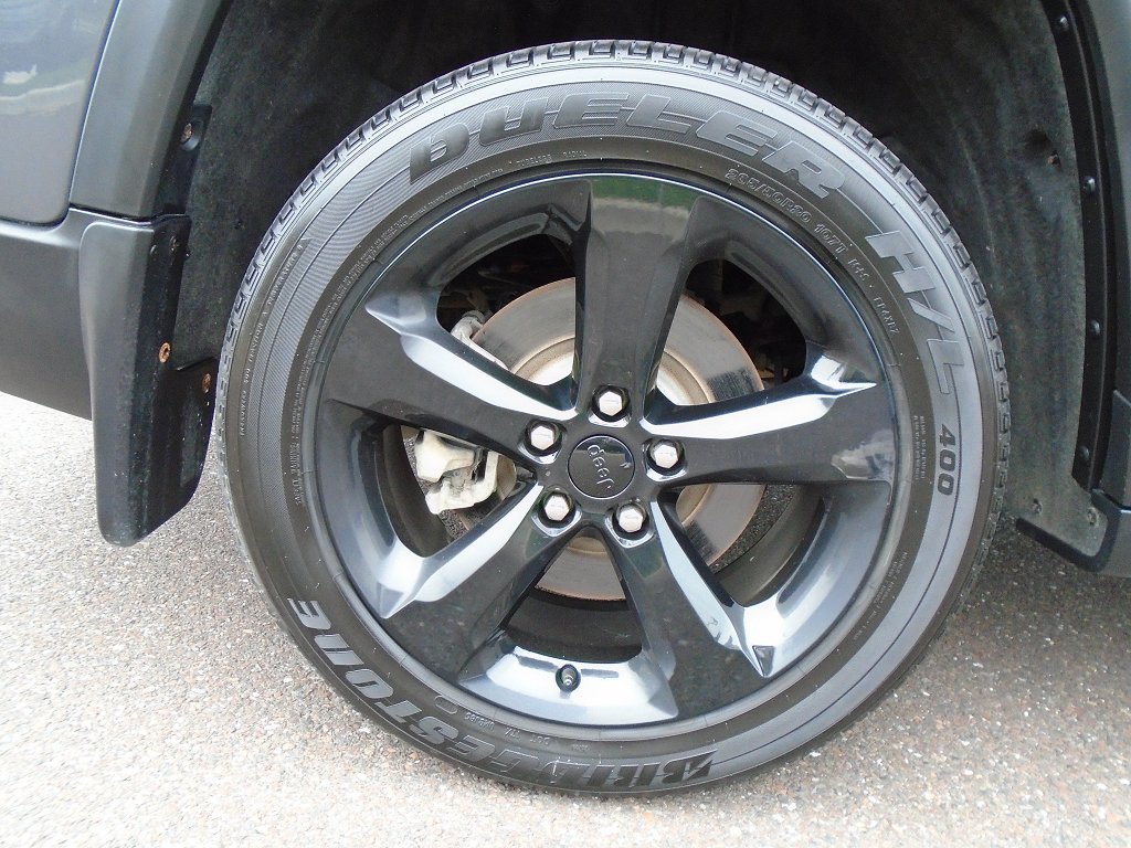 Certified 2025 Jeep Grand Cherokee L Altitude AWD/4WD image 17