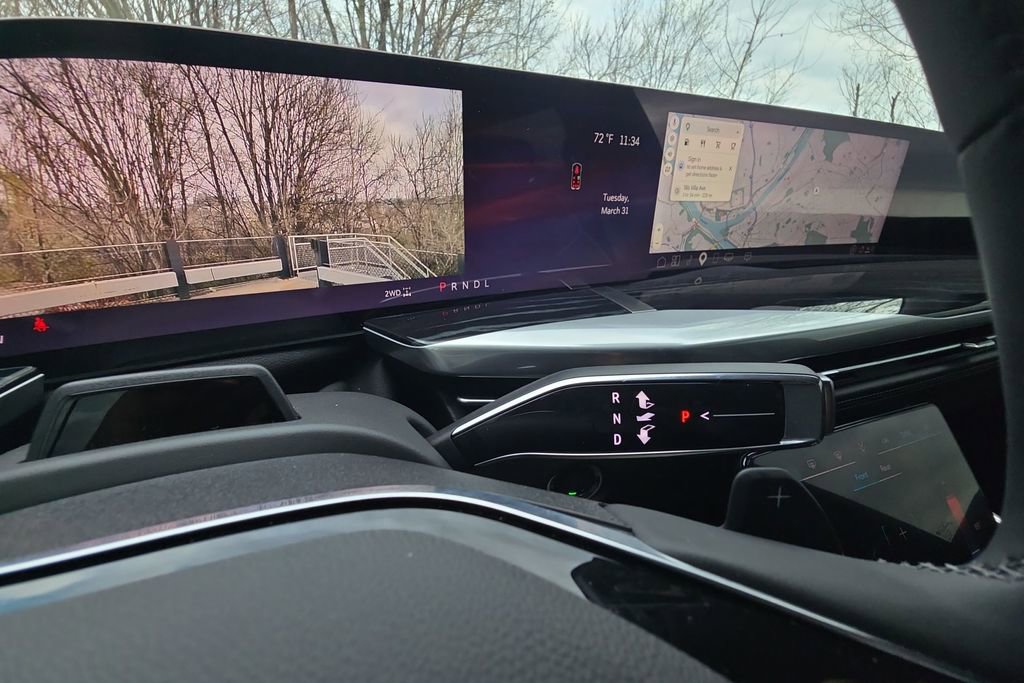 Used 2026 Cadillac Escalade Sport w/ LPO, ONYX Package image 21