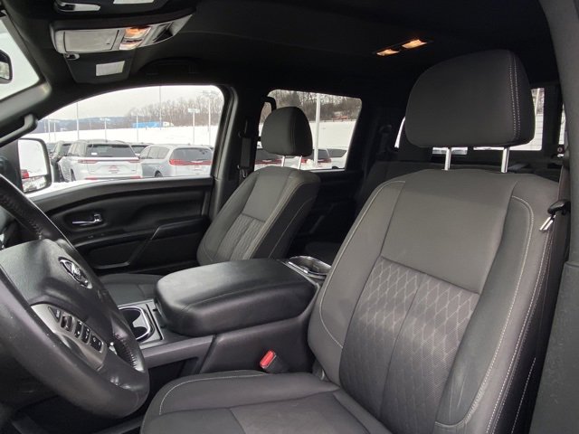 Used 2018 Nissan Titan SV w/ SV Convenience Package image 13
