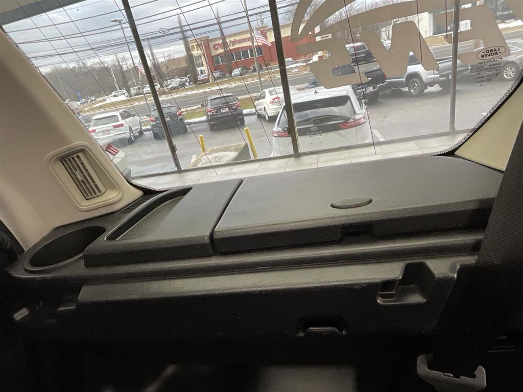 Used 2016 Land Rover LR4 HSE image 26